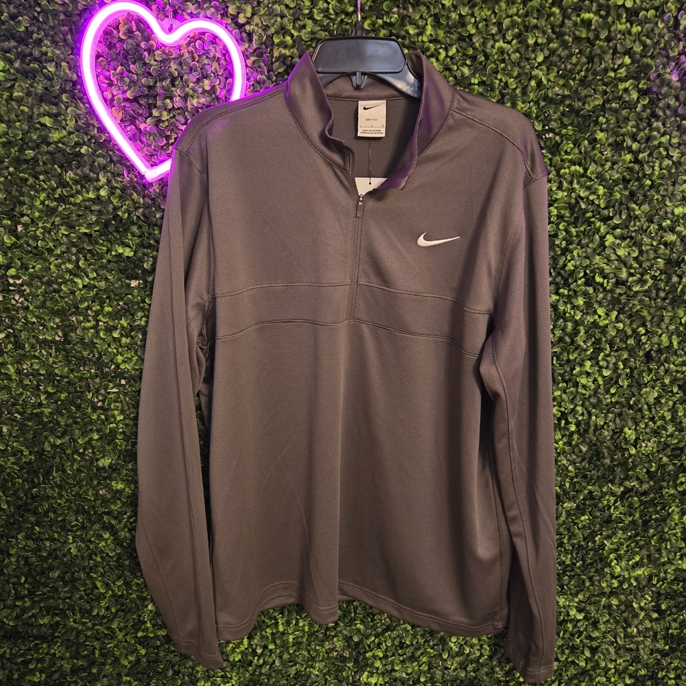 Nike DriFit Lightweight Pullover Large